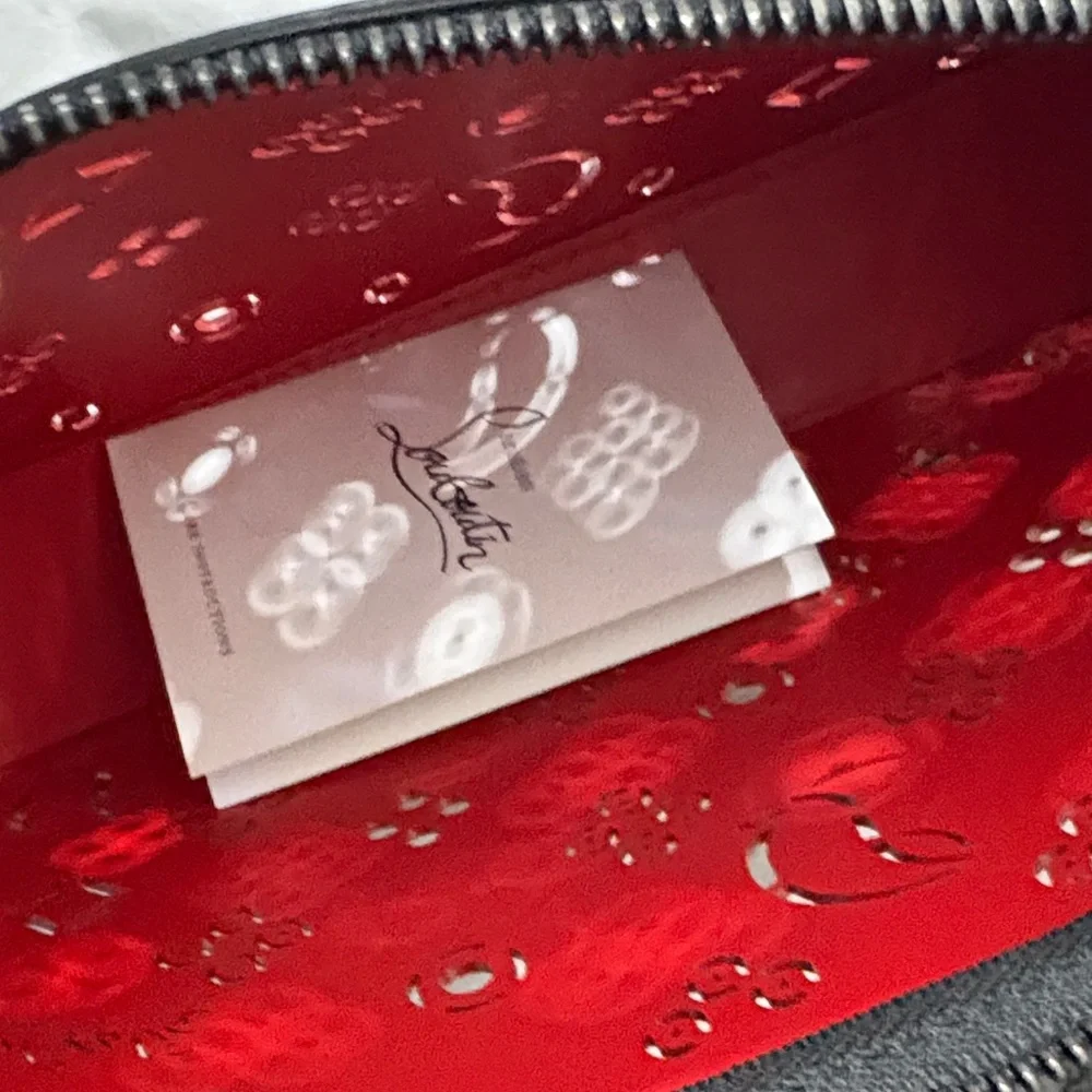 Christian Louboutin Perforated Grain Shoulder bag - Picture 10 of 16